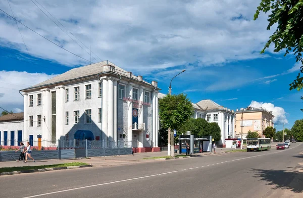 Styuardessa bilan ziyofatda jinsiy aloqa