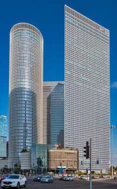 TEL AVIV, ISRAEL- 12 Temmuz 2019: Azrieli Alışveriş Merkezi.