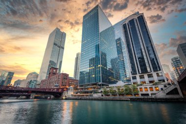 Şikago şehir merkezinde köprü ve binalar, Amerika Birleşik Devletleri manzarası