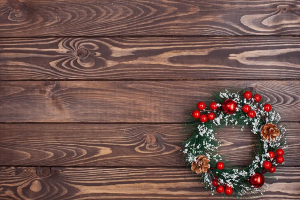 Decoratieve Krans Kerstmis Houten Achtergrond — Stockfoto
