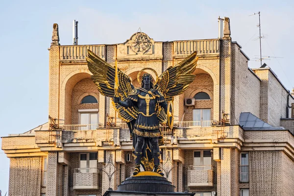 Kiev Ucraina Novembre 2022 Statua Bronzo Placcato Oro Dell Arcangelo — Foto Stock