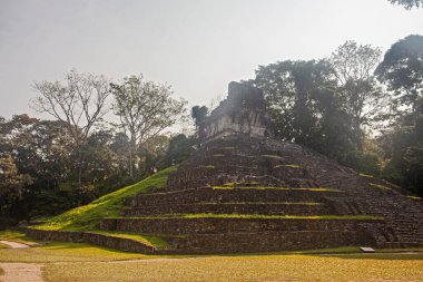 Güzel Palenque kalıntıları, piramitler ve saray, Yucatan, Meksika