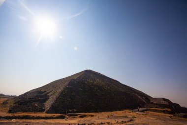 Teotihuacan harabelerinde Güneş Piramidinin Vew 'ı - Mexico City, Meksika