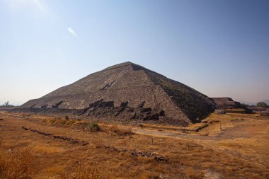 Teotihuacan harabelerinde Güneş Piramidinin Vew 'ı - Mexico City, Meksika
