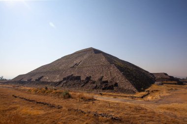 Teotihuacan harabelerinde Güneş Piramidinin Vew 'ı - Mexico City, Meksika