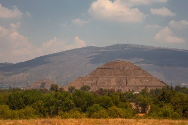 Teotihuacan harabelerinde Güneş Piramidinin Vew 'ı - Mexico City, Meksika