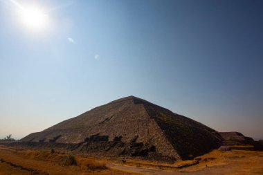 Teotihuacan harabelerinde Güneş Piramidinin Vew 'ı - Mexico City, Meksika