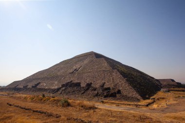 Teotihuacan harabelerinde Güneş Piramidinin Vew 'ı - Mexico City, Meksika