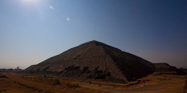 Teotihuacan harabelerinde Güneş Piramidinin Vew 'ı - Mexico City, Meksika