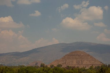 Teotihuacan harabelerinde Güneş Piramidinin Vew 'ı - Mexico City, Meksika
