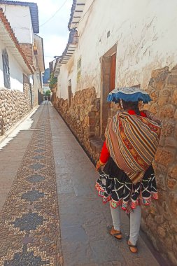 Peru - 15 Mayıs 2022: 15 Mayıs 2022 'de Peru' da geleneksel giysiler içinde Peru halkı