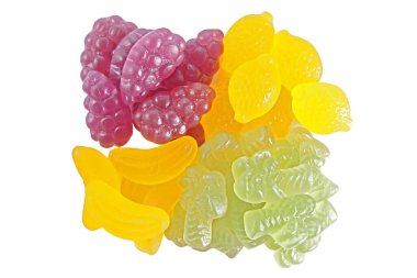 meyve gummi çeşitler üzerinde beyaz şeker