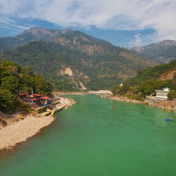 View Ganga River Himalayas Mountains Lakshman Jhula Bridge Rishikesh — Stock Photo, Image