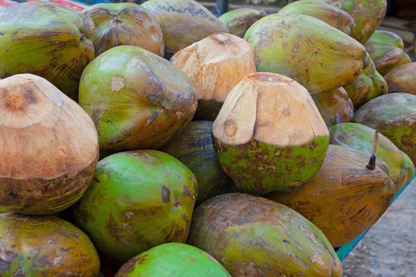 Frische Kokosnüsse Zum Essen Und Trinken Auf Dem Straßenmarkt Von — Stockfoto