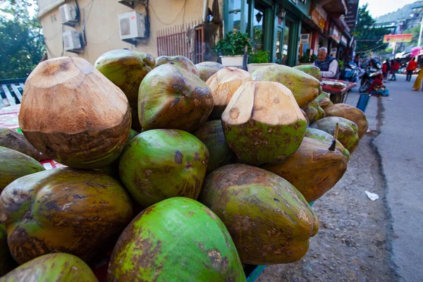 Coco Fresco Pronto Para Comer Beber Mercado Rua Rishikesh — Fotografia de Stock