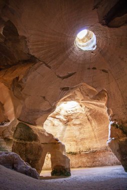 Ulusal park Beit-Guvrin 'deki çan mağaraları. İsrail
