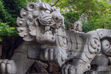 Kaplan heykelleri Pound Water kasabasında, Jinan 'daki meşhur 