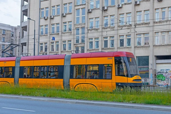 Polska Warszawa Czerwca 2023 Przystanek Tramwajowy Autobusowy Transportu Publicznego Autobusy — Zdjęcie stockowe