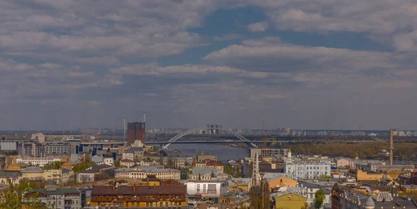 Malowniczy Górny Panoramiczny Widok Starą Dzielnicę Kijowa Podil Nad Rzeką — Zdjęcie stockowe