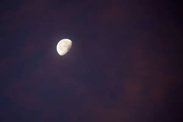 Hermosa Luna Texturizada Cielo Matutino Antes Del Amanecer — Foto de Stock