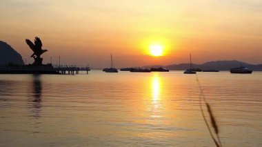 Langkawi Adası, Malezya 'daki Kartal' ın büyük heykeli.