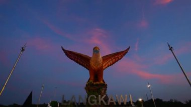  Langkawi Adası, Malezya 'daki Kartal' ın büyük heykeli.