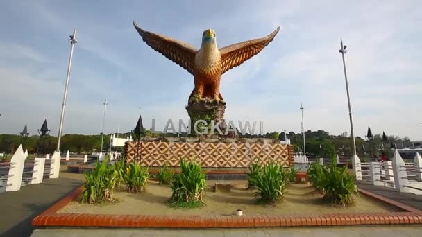 Grande Statua Dell Aquila Nell Isola Langkawi Malesia — Video Stock