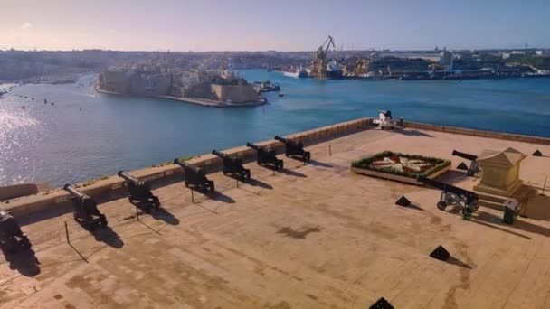 Güzel Manzara Pil Grand Harbor Valletta Malta Selamlayan Üst Barrakka — Stok video