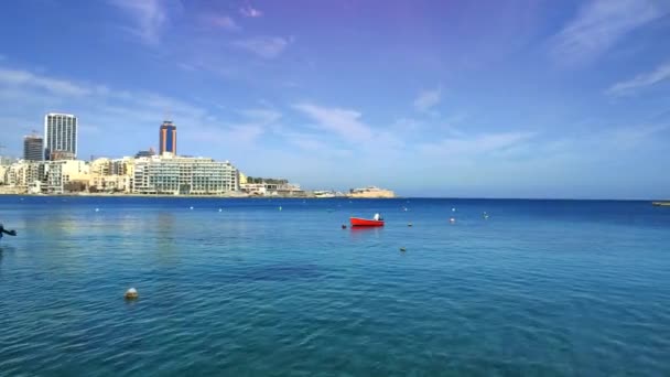 Mediterráneo Tradicional Colorido Barcos Luzzu Julians Malta — Vídeos de Stock