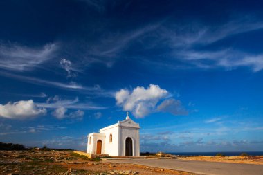 Küçük beyaz katolikler kilisesi, Meryem Ana Kilisesi Malta kıyılarında gebe kalma.