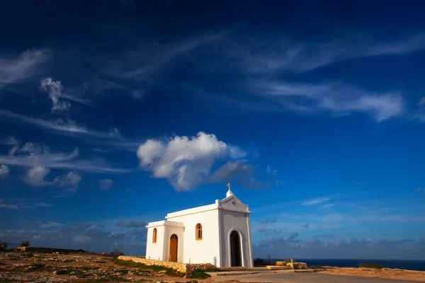 Мала Біла Католицька Церква Каплиця Непорочного Зачаття Мальті Ліцензійні Стокові Зображення