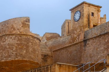 Malta 'daki Gozo Adası' nın başkenti Victoria şehir merkezindeki Kale.