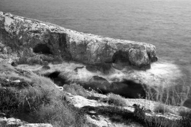 Uzun vadede Akdeniz ve Gozo 'nun kayalarının inanılmaz manzarası, Malta