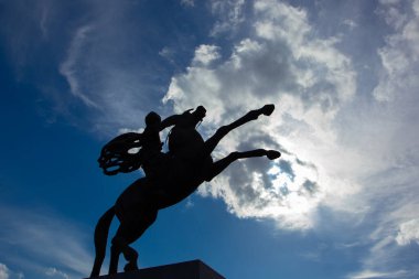 Jakarta, Endonezya - 3 Şubat 2020: İtalyan sanatçı Prof. Coberlato 'nun atına binen Prens Diponegoro' nun heykeli