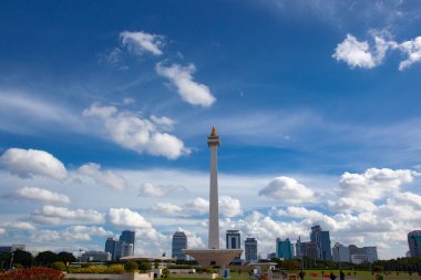 Jakarta, Endonezya - 3 Şubat 2020: Endonezya 'nın Jakarta kentindeki Ulusal Anıt' ın (MONAS) güzel manzarası