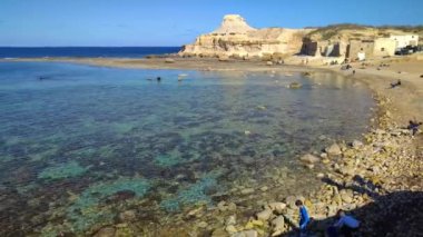 Qbajjar, Marsalforn, Gozo, Malta, Akdeniz, Europe yakınındaki, tuz tava