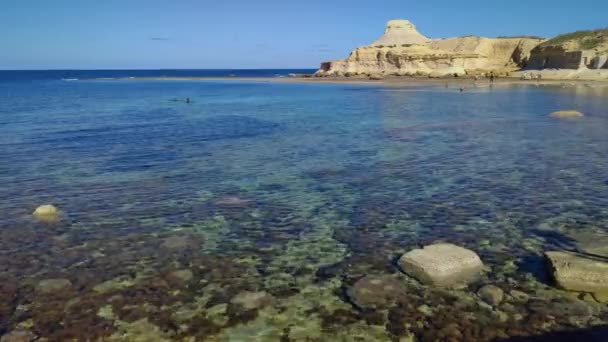 マルサルフォーン ゴゾ島 マルタ 地中海 ヨーロッパの近くの Qbajjar の塩鍋 — ストック動画