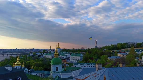Dnipro Nehrinin Sağ Kıyısından Kyiv Gündoğumu Manzarası — Stok video