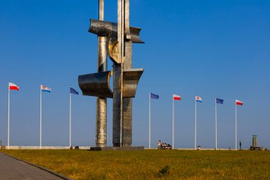 GDYNIA, Gdynia, Polonya - Jun2, 2023::: Gdynia 'da Yelkenliler Anıtı ve Joseph Conrad. Polonya 'da turistik yerler.