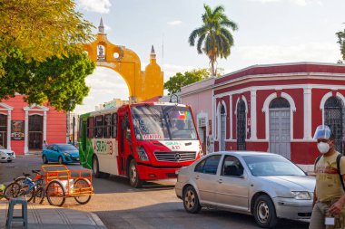 Merida, Yucatan, Meksika - 4 Nisan 2022: Merida Kemeri ve Çeyrek Ejderha Ejderhası Meksika 'da