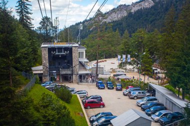 Zakopane, Polonya - 29 Temmuz 2024: Polonya 'nın High Tatra kentindeki Kasprowy Wierch Tepesine Kablo Araba.