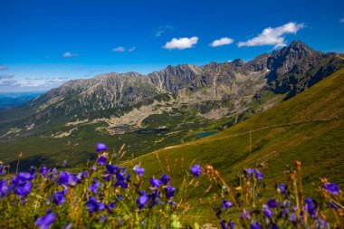 Buzul gölleri grubuna Tatra Mountain, Polonya, görünümden Kasprowy Wierch aralığı.