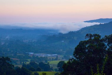 İspanya, Cantabria tepelerinde şaşırtıcı gün doğumu