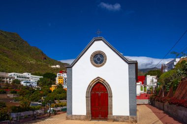 Tenerife, İspanya - 13 Şubat 2022: San Pedro Kilisesi, Igueste de San Andres, Tenerife Adası, Kanarya Adaları, İspanya