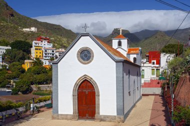 Tenerife, İspanya - 13 Şubat 2022: San Pedro Kilisesi, Igueste de San Andres, Tenerife Adası, Kanarya Adaları, İspanya