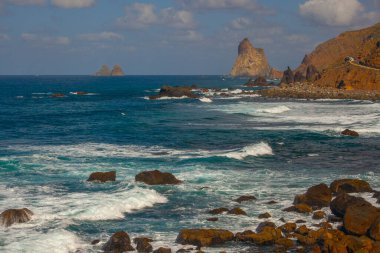 Güzel okyanus Benijo plajı ya da Playa de Benijo, Tenerife, Kanarya Adaları, İspanya