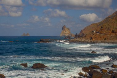 Güzel okyanus Benijo plajı ya da Playa de Benijo, Tenerife, Kanarya Adaları, İspanya