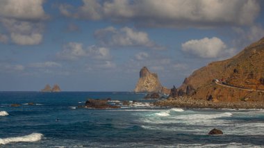 Güzel okyanus Benijo plajı ya da Playa de Benijo, Tenerife, Kanarya Adaları, İspanya