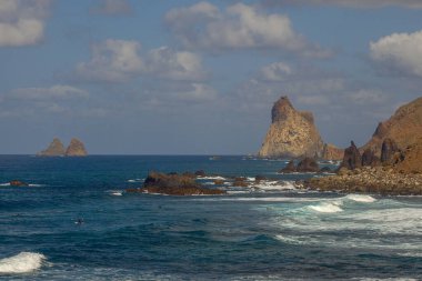 Güzel okyanus Benijo plajı ya da Playa de Benijo, Tenerife, Kanarya Adaları, İspanya