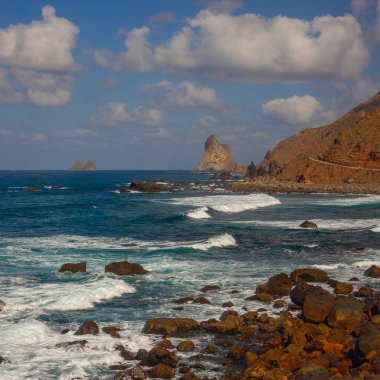 Güzel okyanus Benijo plajı ya da Playa de Benijo, Tenerife, Kanarya Adaları, İspanya